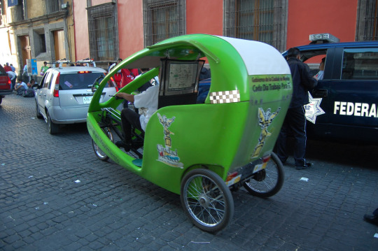 Fahrradtaxis stehen rund um den Zócalo - allerdings nicht mehr spät in der Nacht.