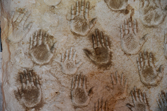 Handabdrücke von Pilgern.