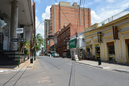 Leergefegte Strasse Asuncion