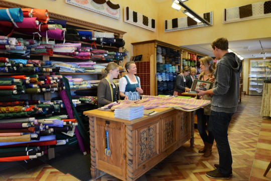 Die Qual der Wahl - Stoffe und Muster beim Heimatwerk.