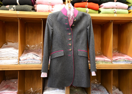 Modischer Trachtengehrock von Lanz.