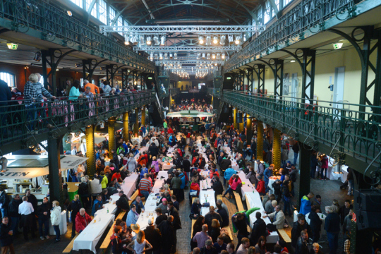 In der Fischauktionshalle geht es ab 5 Uhr morgens hoch her. Allerdings wird hier längst kein Fisch mehr versteigert.