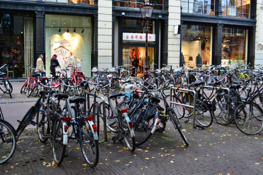 Einkaufsmeile in Amsterdam.