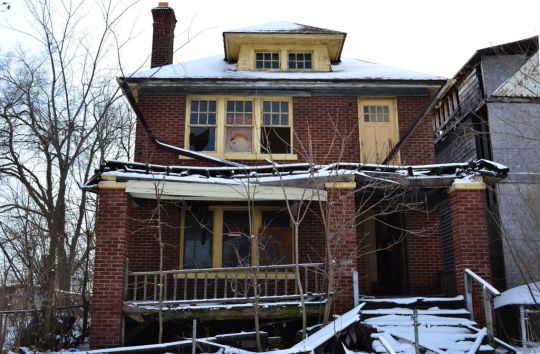 Eines der vielen leer stehenden Häuser in Detroit.