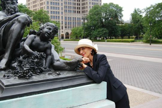 Die Autorin vor dem DIA.