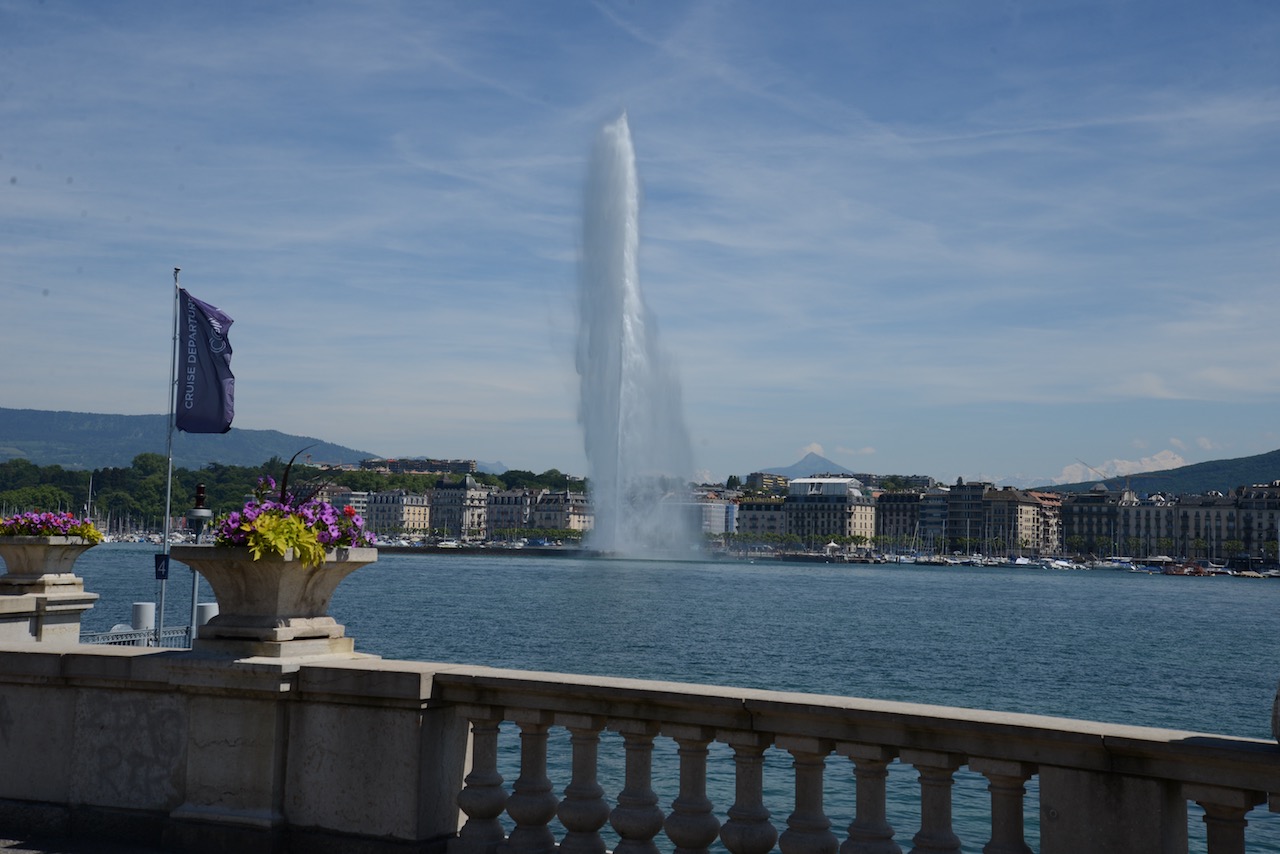 2015-06-02-1433283904-7499462-Fontaene