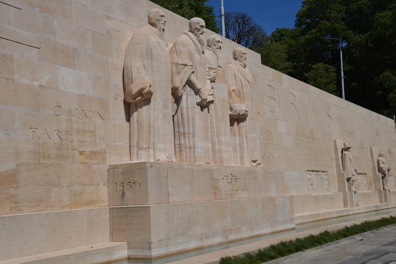 2015-06-02-1433284666-9209853-Reformationsmauer