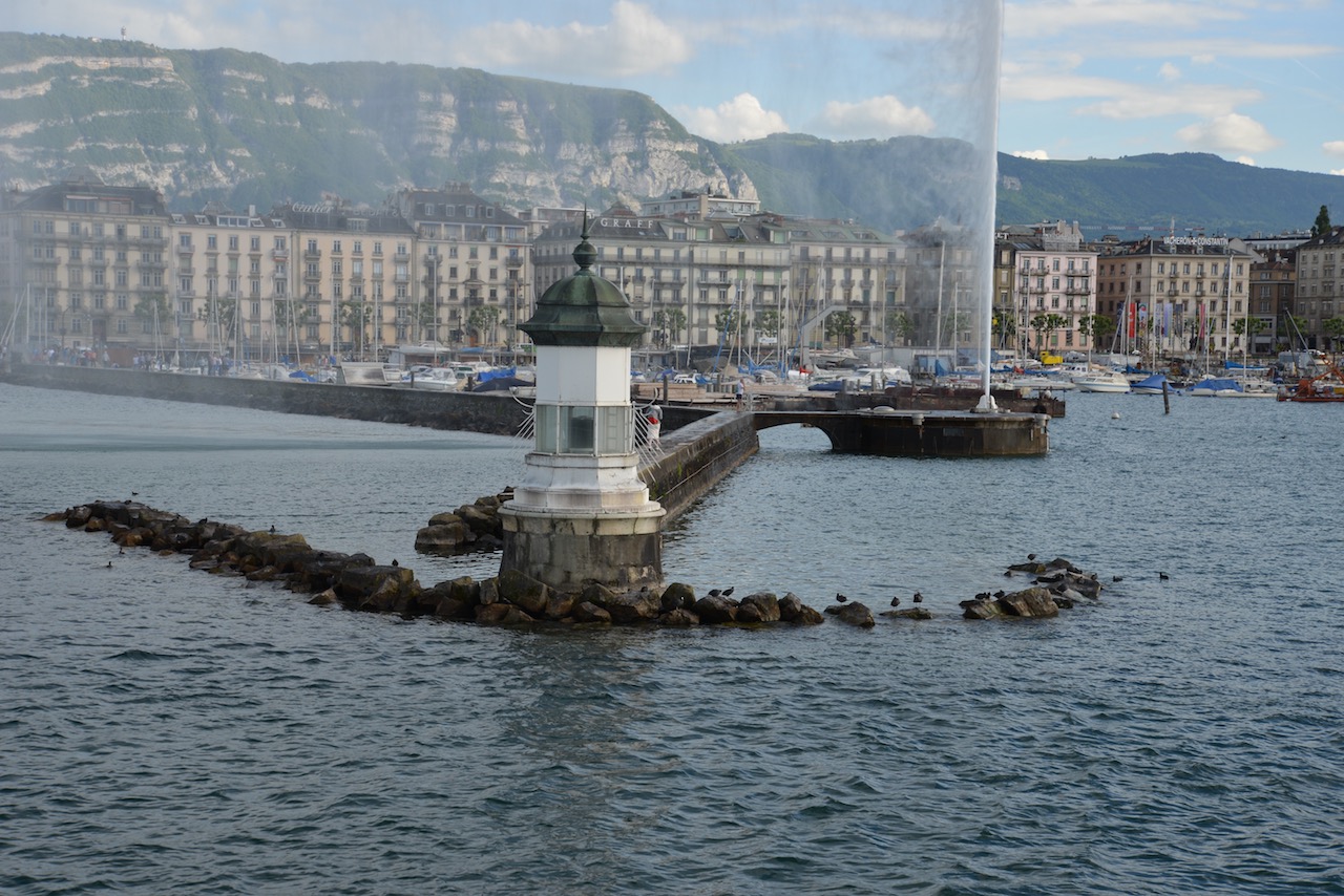 2015-06-02-1433284968-9778906-BootstourGenferSee